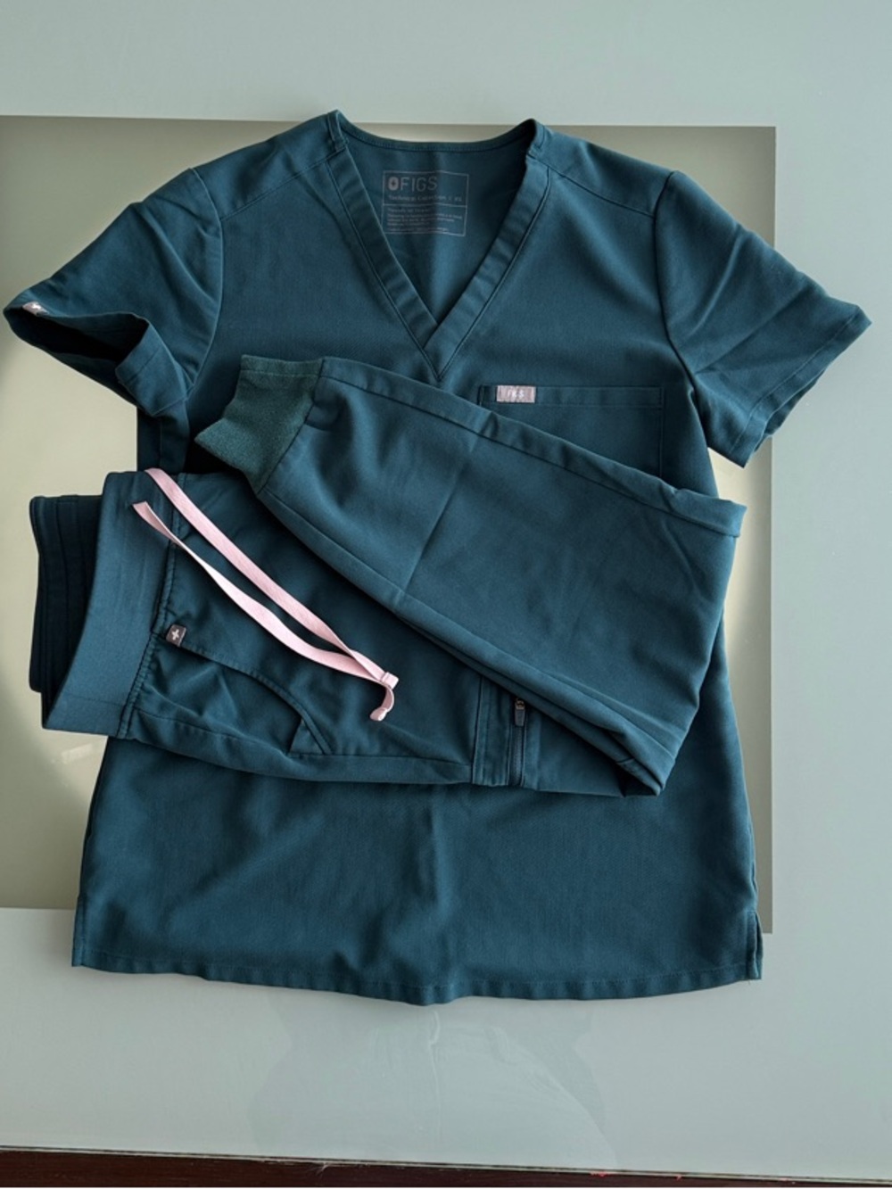 Figs Caribbean Blue Women's Scrub Set